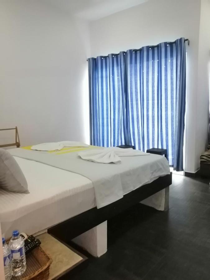 Le Petit Hotel & Restaurant Negombo Zewnętrze zdjęcie