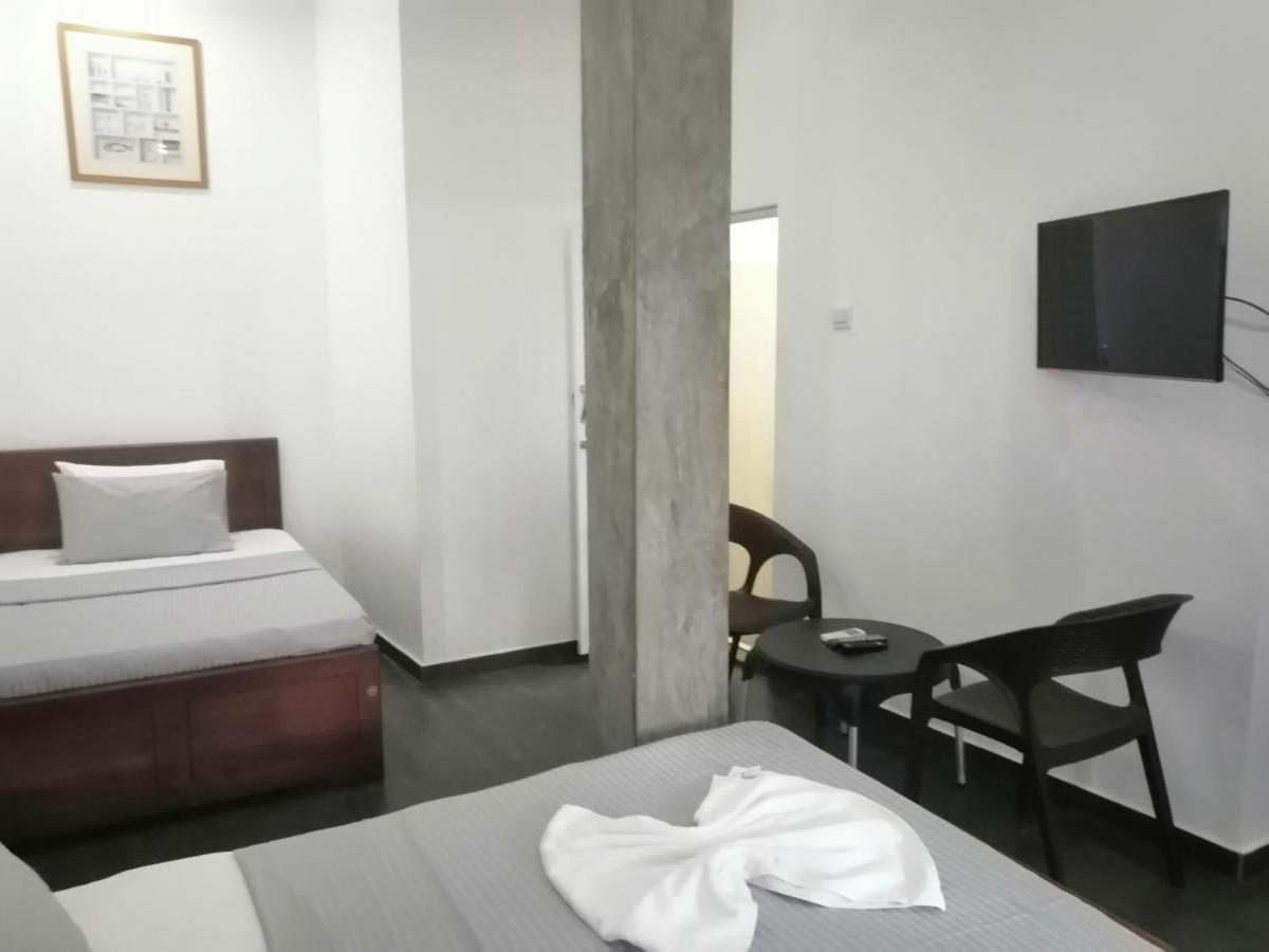 Le Petit Hotel & Restaurant Negombo Zewnętrze zdjęcie