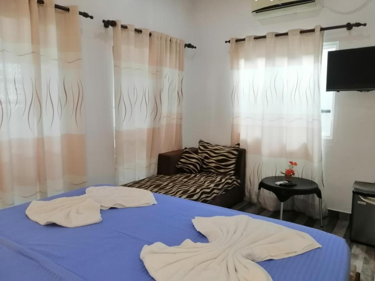 Le Petit Hotel & Restaurant Negombo Zewnętrze zdjęcie
