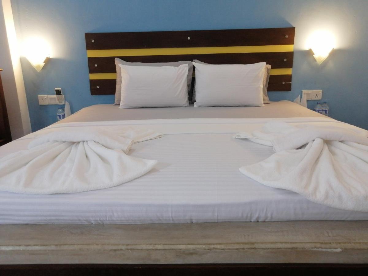 Le Petit Hotel & Restaurant Negombo Zewnętrze zdjęcie